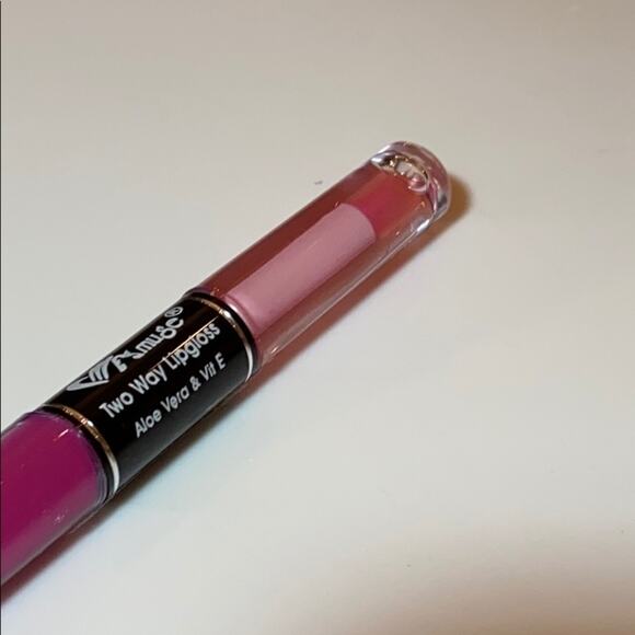 NEW Amuse 2-Way LIP GLOSS DUO Aloe Vera Vitamin E Pink Color Tinted Shine 6280-4 - Picture 2 of 4